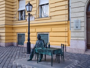 Statue on Fo Ter in Obuda