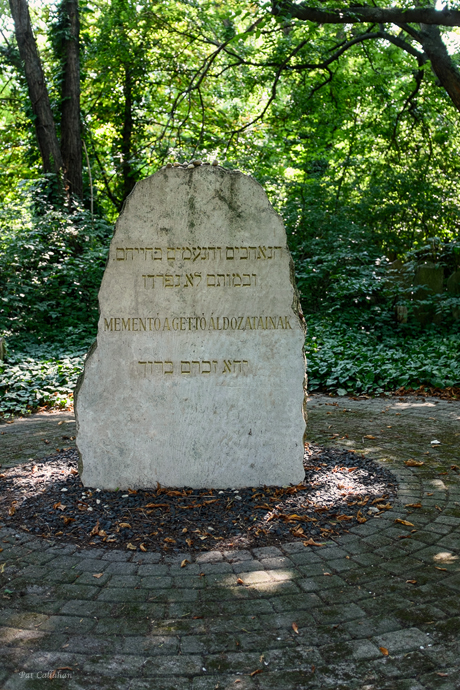 stone to commemorate the WWII dead in Budapests Jewish cemetery