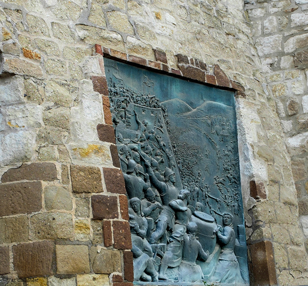The battle in the wall of the castle