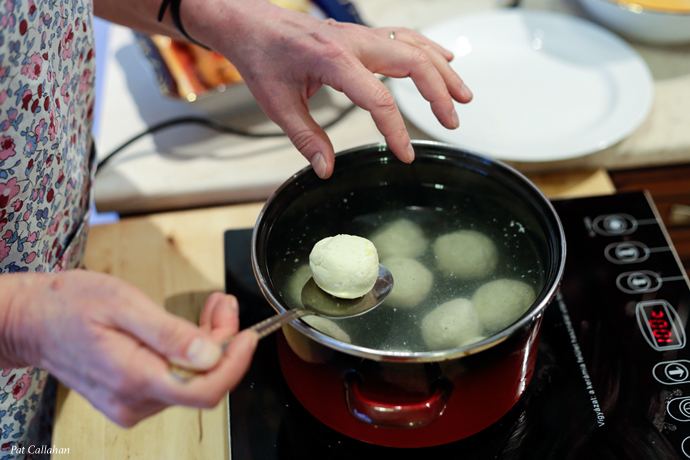 Boiling the cottage cheese balls