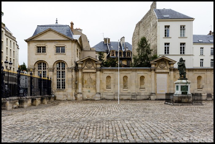 The Paris American Academy on Rue Saint-Jacques
